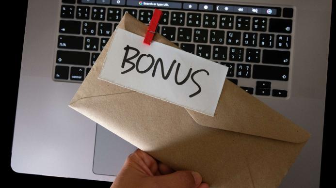 Bonus Natale 100 Euro Bonus Natale 100 Euro