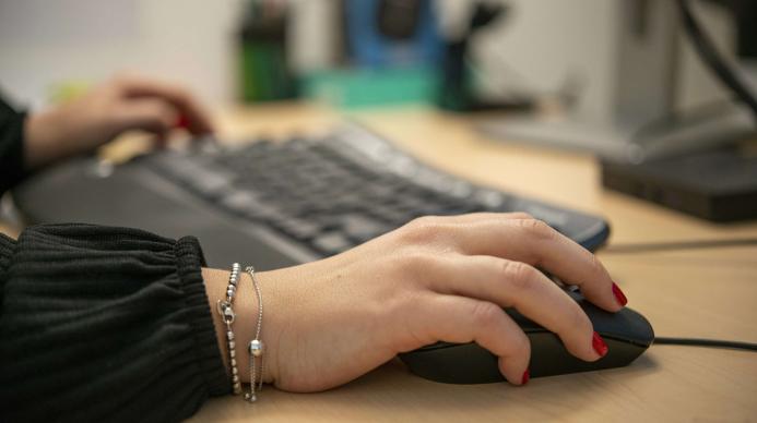 Die Mitteilungspflicht bei Beschäftigung von Leiharbeitern Die Mitteilungspflicht bei Beschäftigung von Leiharbeitern