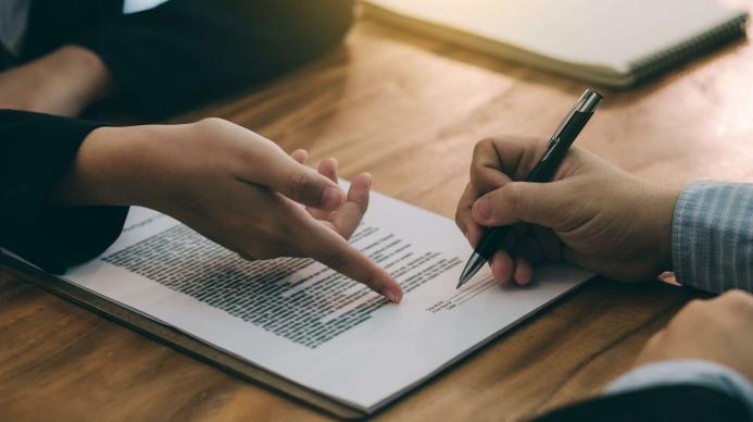 Fine del regime eccezionale previsto per i contratti a termine oltre i 12 mesi Fine del regime eccezionale previsto per i contratti a termine oltre i 12 mesi