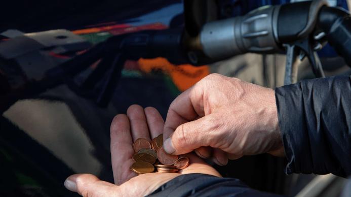 Treibstoffbonus – Nun doch Sozialabgaben auf Tankgutscheine?